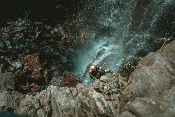 Découvrez les meilleures expériences de canyoning en France